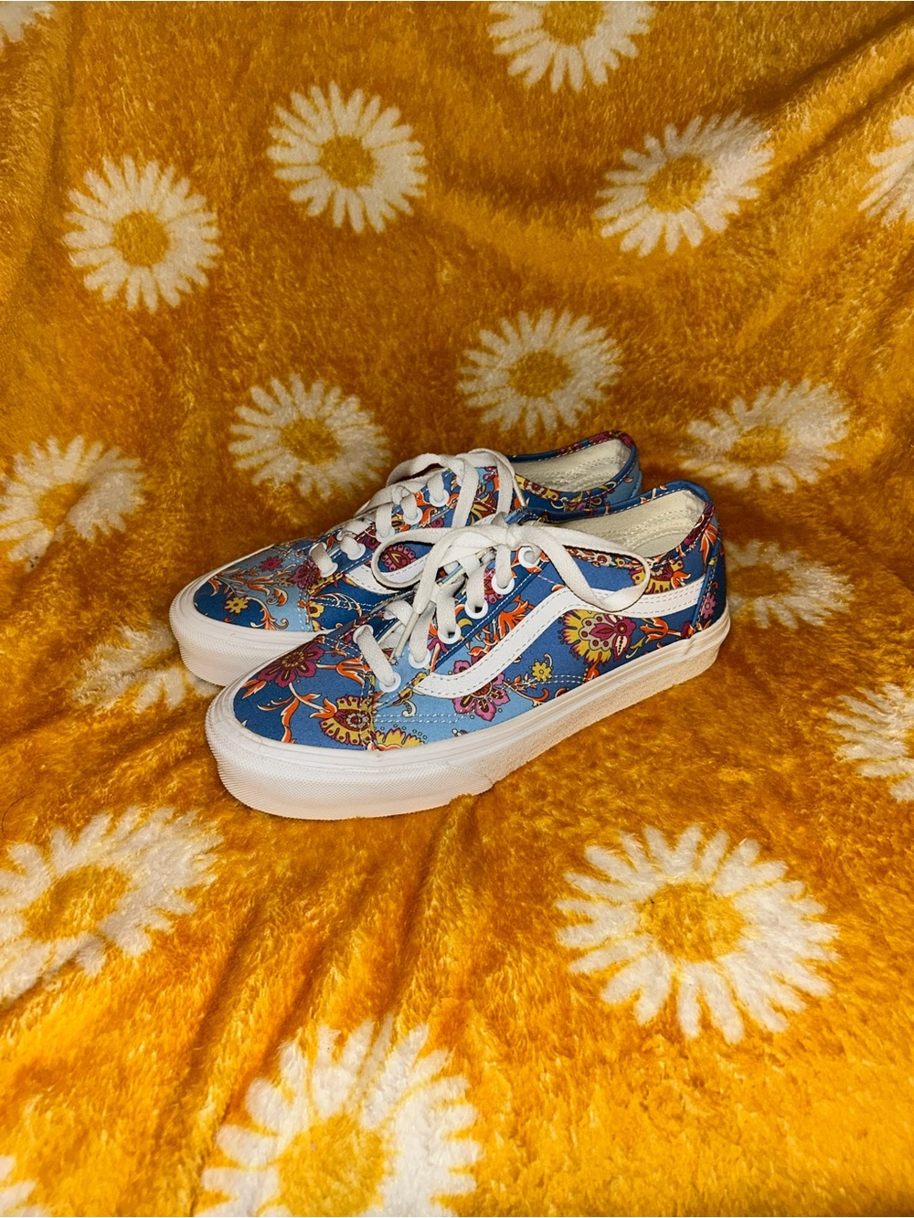 Vans Blue Floral Low-Top Sneakers - Picture 1 of 2